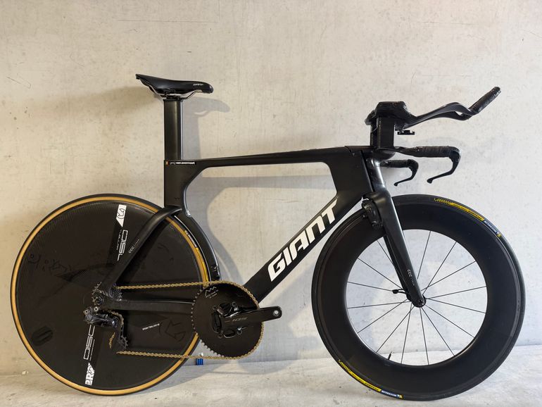 Używany Giant Trinity Pro (EX TEAM CCC, GREG VAN AVERMAAT!) Rim Brake, Dura Ace 2019 Road & Gravel — zdjęcie 1 z 20