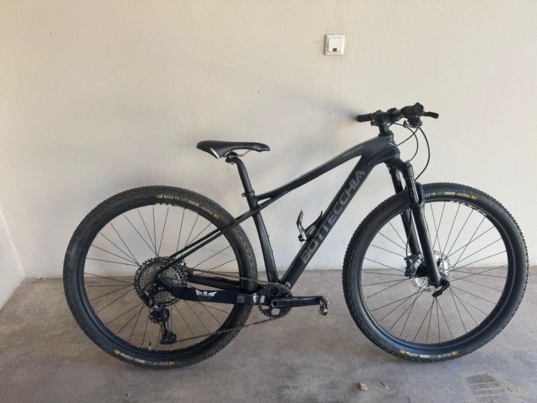 Used Bottecchia Ortles Shimano Deore XT 2023 Mountainbike, Black — image 1 of 10