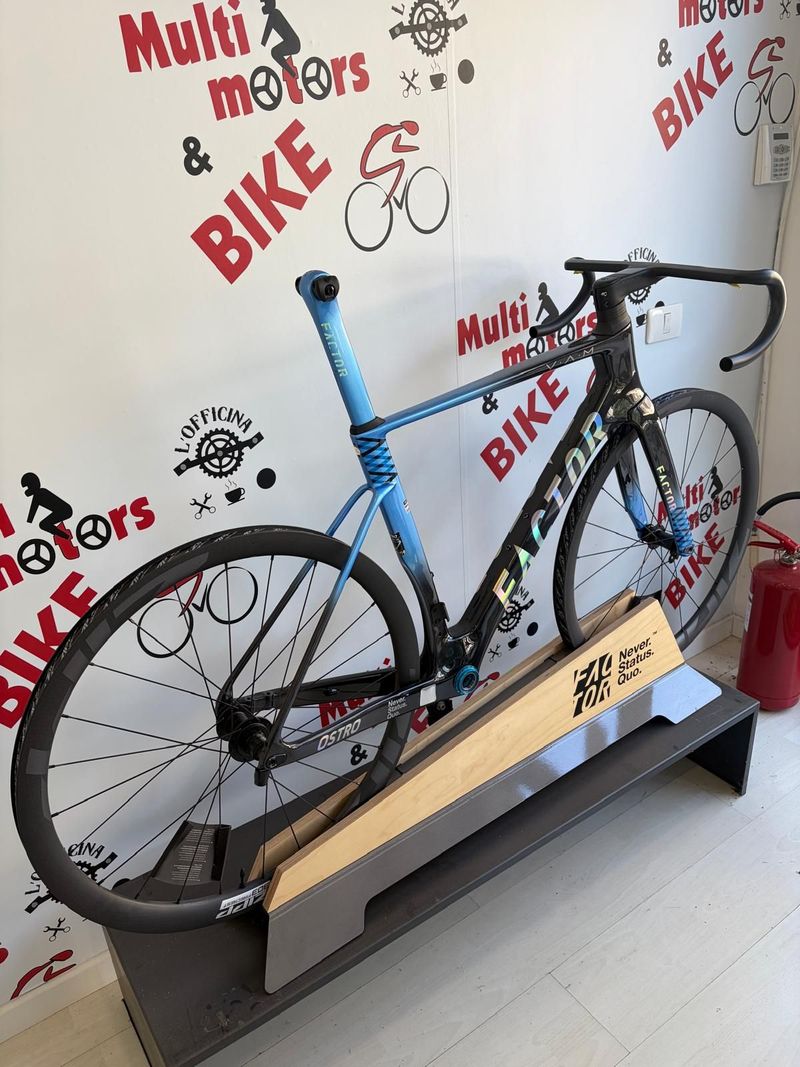 Použité Factor OSTRO VAM - Frameset Premium 2025 Frameset 2025 Road & Gravel — obrázek 2 z 3
