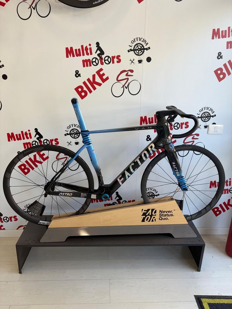 Použité Factor OSTRO VAM - Frameset Premium 2025 Frameset 2025 Road & Gravel — obrázek 1 z 3
