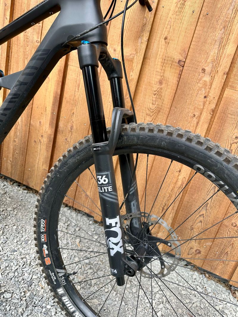 Gebrauchtes Canyon Spectral CF 8.0 2020 2020 Mountainbike, Schwarz, 27.5 — Bild 6 von 18