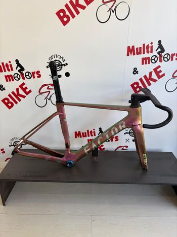 Factor OSTRO VAM Scarab - Frameset Premium 2025 Frameset 2025 Route & Gravel d'occasion