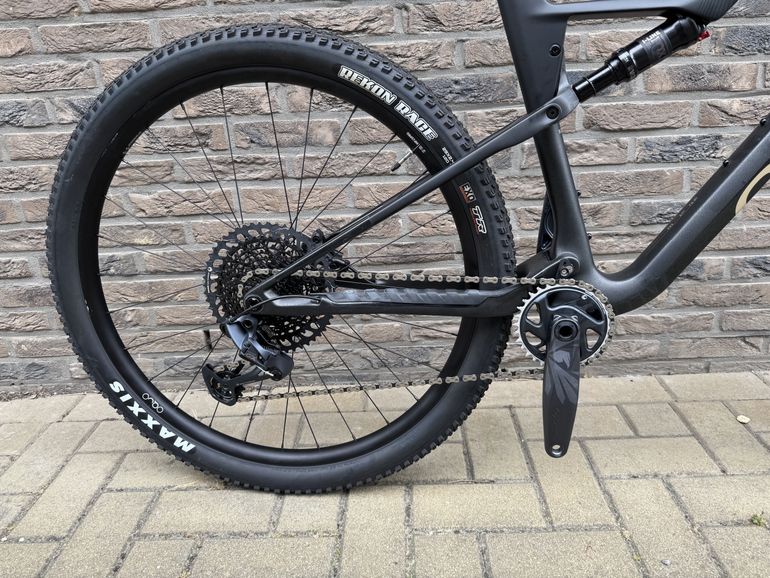 Tweedehands Orbea OIZ M21 2024 2024 Mountainbike — afbeelding 3 van 4