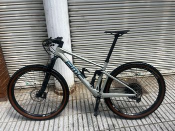 Used BMC Fourstroke 01 LT TWO 2021 2021 Mountainbike, Light Gray, 29 — image 2 of 13