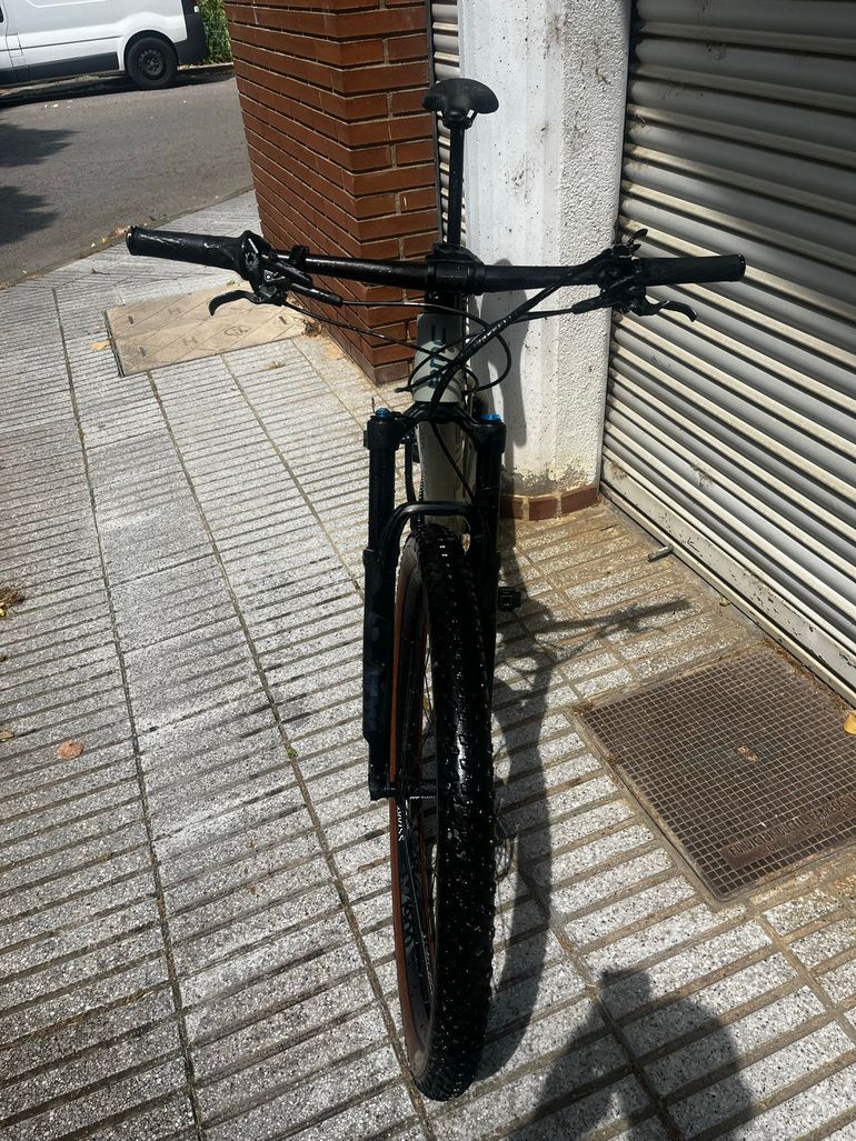 Used BMC Fourstroke 01 LT TWO 2021 2021 Mountainbike, Light Gray, 29 — image 3 of 13