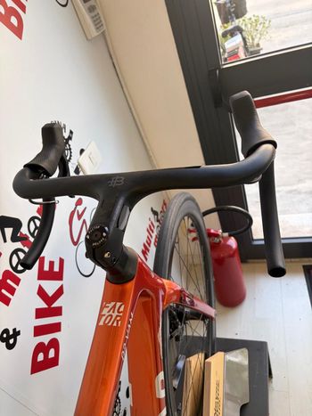 Używany Factor O2 VAM - SRAM Force w/ Power Meter 2024 2024 Road & Gravel — zdjęcie 3 z 6