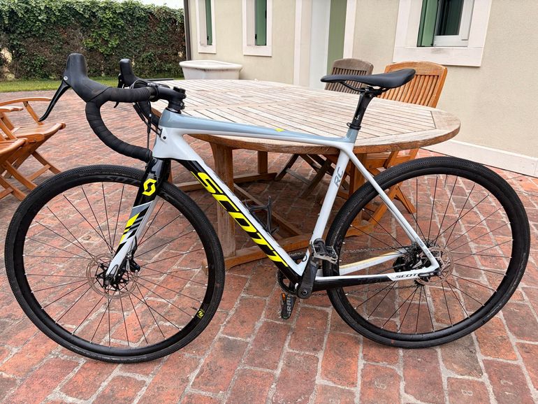 Używany Scott Addict RC Shimano Ultegra 2018 Road & Gravel — zdjęcie 2 z 6