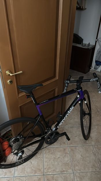 Tweedehands Cannondale SuperSix EVO Neo 2 2023 2023 Road & Gravel — afbeelding 3 van 4