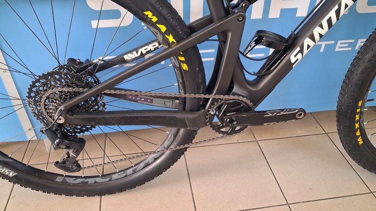 Used Santa Cruz Blur R C 2018 2018 Mountainbike, Black — image 2 of 9