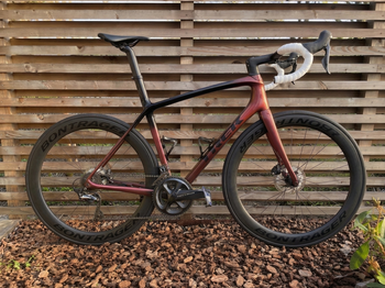 Tweedehands Trek Émonda SLR 7 2021 2021 Racefiets & gravel