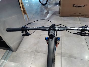 Used Trek Top Fuel 9.8 XT 2024 2024 Mountainbike, Black, 29 — image 3 of 5