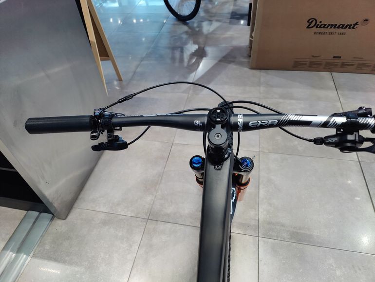 Used Trek Top Fuel 9.8 XT 2024 2024 Mountainbike, Black, 29 — image 3 of 5