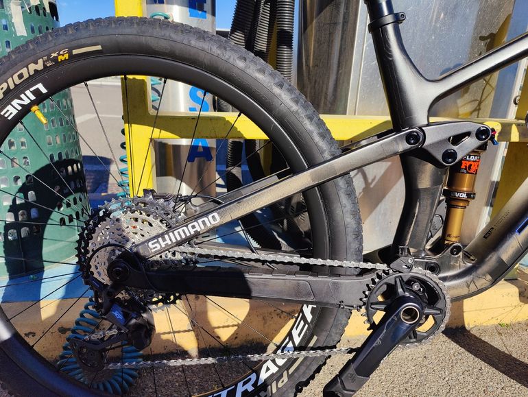 Used Trek Top Fuel 9.8 XT 2024 2024 Mountainbike, Black, 29 — image 5 of 5