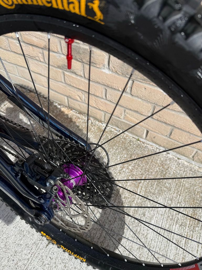 Tweedehands Trek Slash 9.8 XT Gen 5 2023 2023 Mountainbike — afbeelding 2 van 11