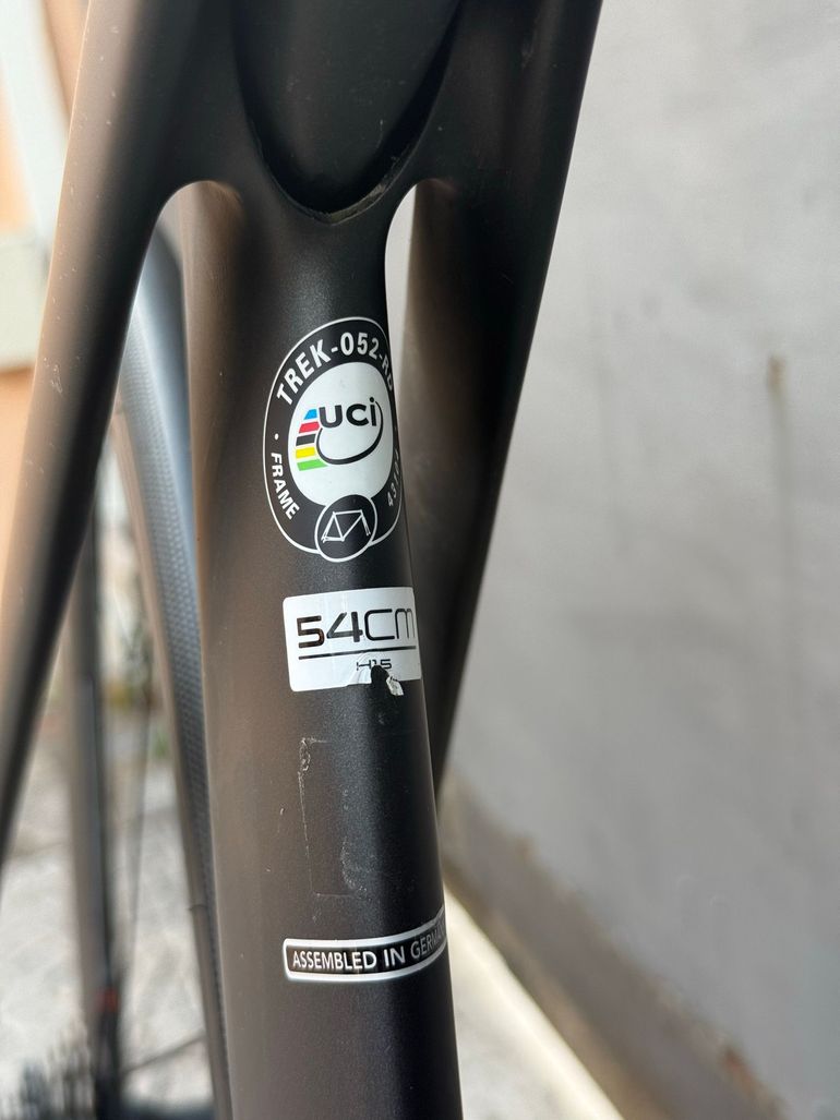 Trek Madone SL 6 Disc 2020 2020 Road & Gravel de segunda mano, Negro — imagen 11 de 14