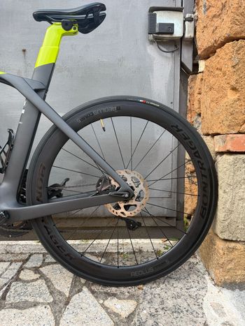 Trek Madone SL 6 Disc 2020 2020 Road & Gravel de segunda mano, Negro — imagen 4 de 14