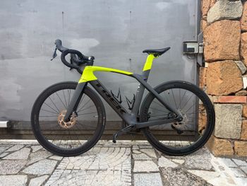 Trek Madone SL 6 Disc 2020 2020 Road & Gravel de segunda mano, Negro — imagen 2 de 14