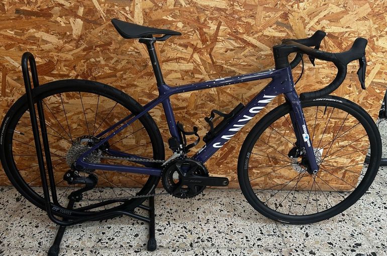 Canyon Ultimate CF SL 7 Di2 2023 2023 Road & Gravel d'occasion — image 1 sur 12