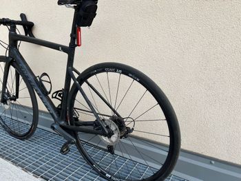 Used Specialized Tarmac SL6 Disc Comp 2022 2022 Road & Gravel, Black — image 3 of 5
