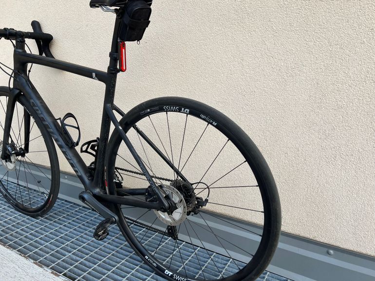 Used Specialized Tarmac SL6 Disc Comp 2022 2022 Road & Gravel, Black — image 3 of 5
