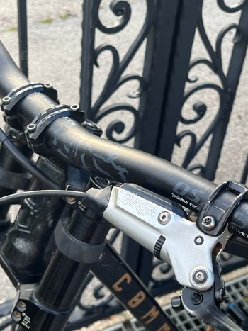 Brugt Commencal SUPREME DH V5 2023 Mountainbike — billede 4 af 8