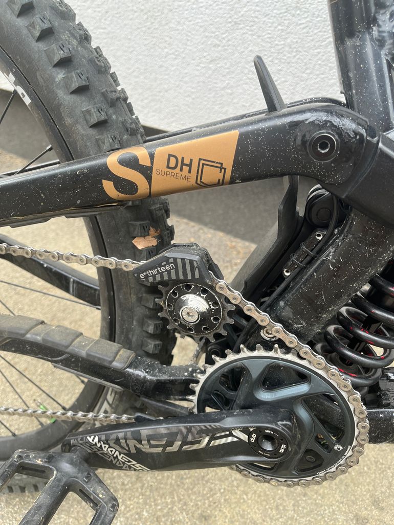 Brugt Commencal SUPREME DH V5 2023 Mountainbike — billede 6 af 8