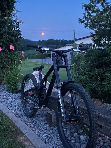 Gebrauchtes Commencal SUPREME DH V5 2023 Mountainbike, Schwarz — Bild 2 von 8