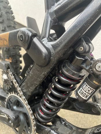 Brugt Commencal SUPREME DH V5 2023 Mountainbike — billede 8 af 8