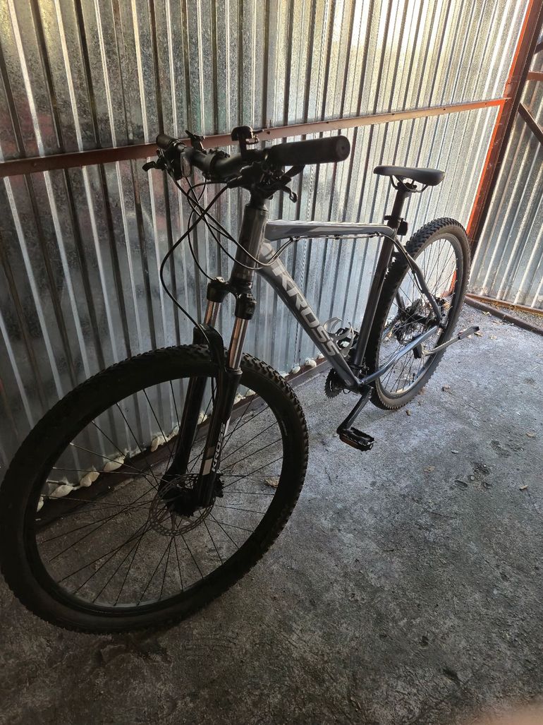 Kross Hexagon 7.0 AL 2022 2022 Mountainbike de segunda mano, Gris claro — imagen 1 de 6