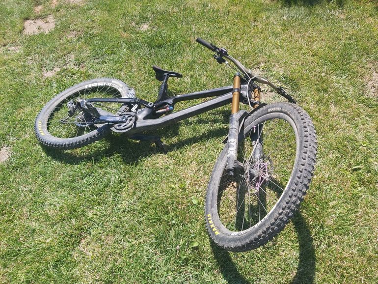 Used Canyon Sender CF 9.0 2019 2019 Mountainbike, Black, 27.5 — image 4 of 6
