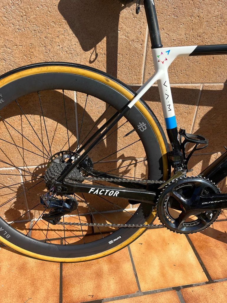Używany Factor O2 VAM 2022 2022 Road & Gravel — zdjęcie 2 z 5