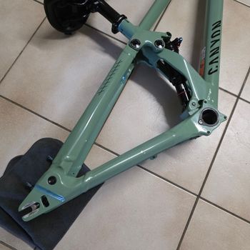 Canyon Stitched 720 2025 Frameset 2025 Mountainbike de segunda mano, Verde — imagen 2 de 5
