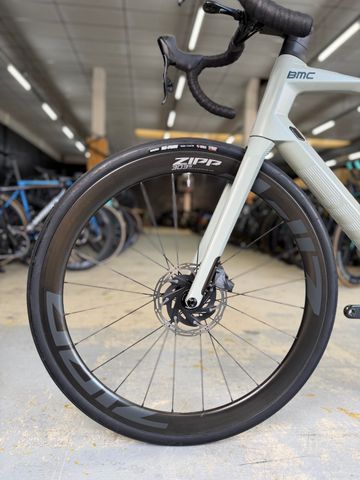 Used BMC Roadmachine 01 THREE 2021 2021 Road & Gravel, White — image 18 of 24