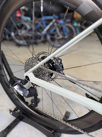 Używany BMC Roadmachine 01 THREE 2021 2021 Road & Gravel — zdjęcie 11 z 24