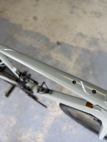 Used BMC Roadmachine 01 THREE 2021 2021 Road & Gravel, White — image 14 of 24
