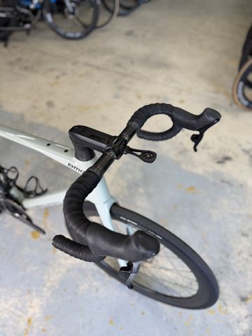 Used BMC Roadmachine 01 THREE 2021 2021 Road & Gravel, White — image 6 of 24