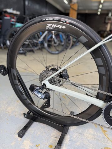 Used BMC Roadmachine 01 THREE 2021 2021 Road & Gravel, White — image 10 of 24