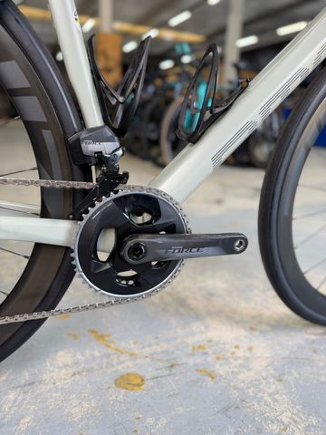 Used BMC Roadmachine 01 THREE 2021 2021 Road & Gravel, White — image 12 of 24