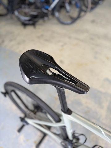 Used BMC Roadmachine 01 THREE 2021 2021 Road & Gravel, White — image 15 of 24