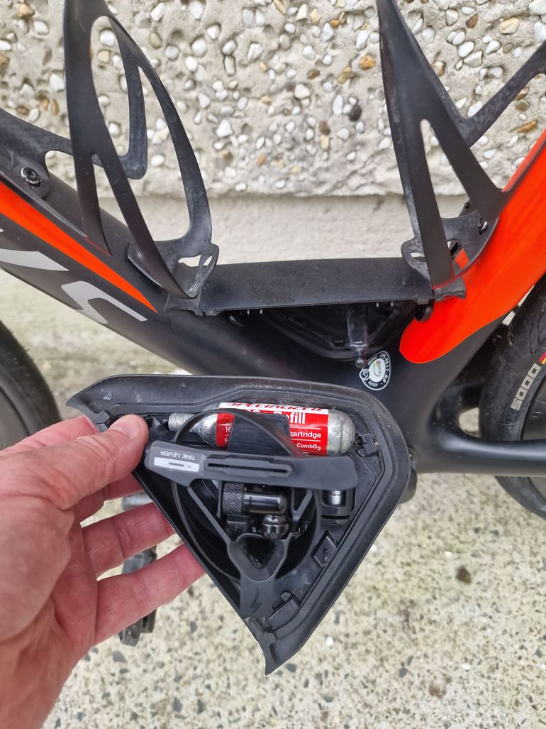 Used Specialized S-Works Roubaix SRAM eTap 2018 2018 Road & Gravel, Black — image 14 of 15