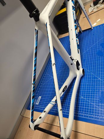 Używany Trek Émonda SLR 9 Disc 2020 Frameset 2020 Road & Gravel — zdjęcie 11 z 13