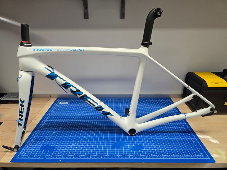 Używany Trek Émonda SLR 9 Disc 2020 Frameset 2020 Road & Gravel — zdjęcie 1 z 13