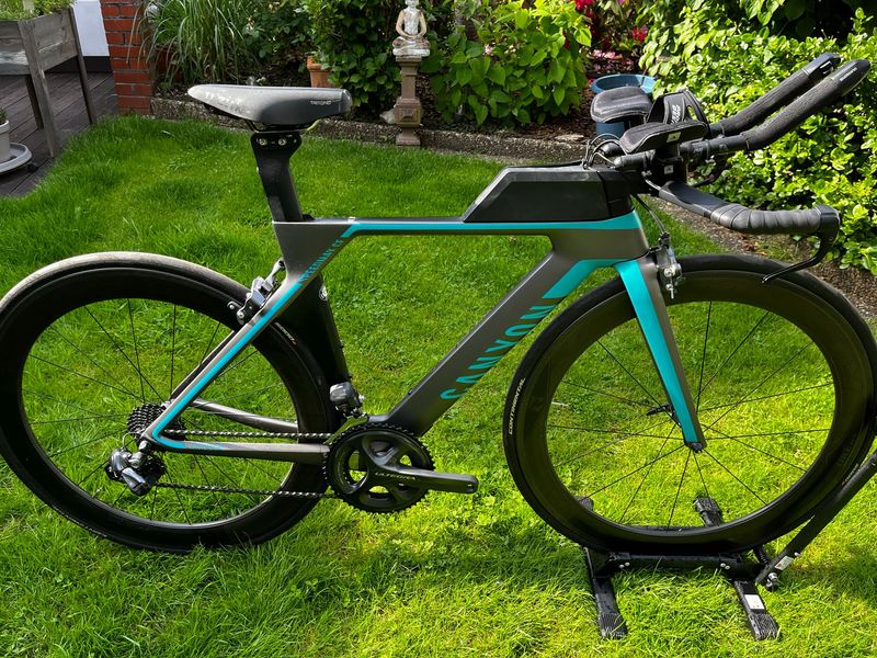 Canyon Speedmax CF 8.0 Di2 2018 2018 Road & Gravel de segunda mano