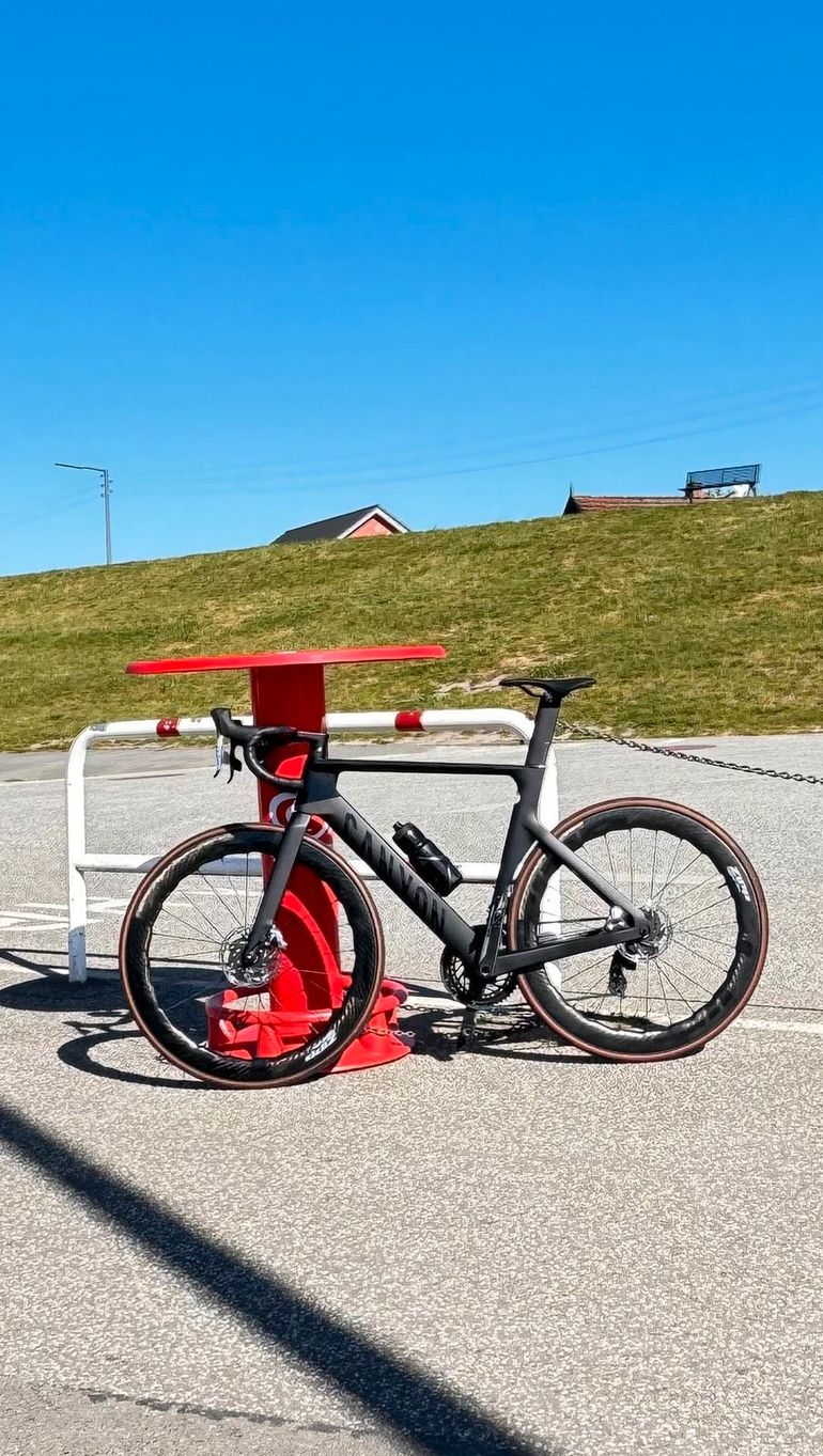 Used Canyon Aeroad SLX 2023 Road & Gravel, Black — image 1 of 4