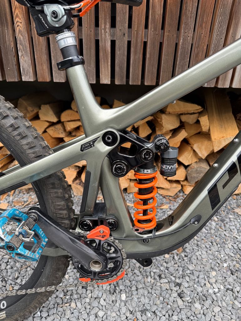 Brugt Pivot Firebird 29 Team XTR 2023 2023 Mountainbike — billede 12 af 19