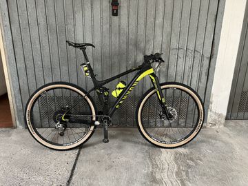 Używany Canyon Lux Cf 9.9 2015 Mountainbike — zdjęcie 1 z 9