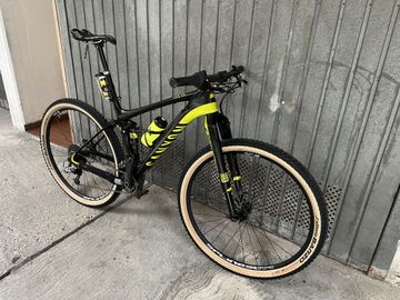 Używany Canyon Lux Cf 9.9 2015 Mountainbike — zdjęcie 2 z 9