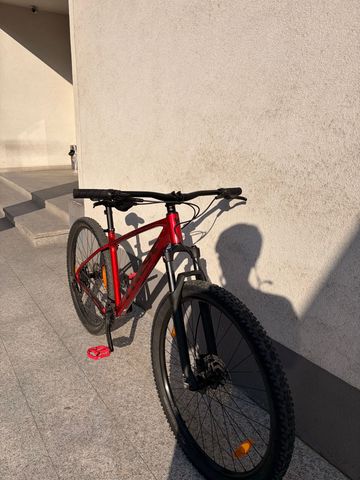 Used Trek Marlin 5 Gen 3 2026 2026 Mountainbike, Red, 27.5, 29 — image 2 of 13
