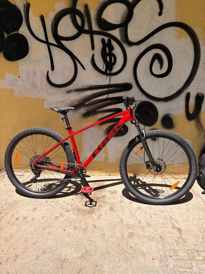 Used Trek Marlin 5 Gen 3 2026 2026 Mountainbike, Red, 27.5, 29 — image 3 of 13