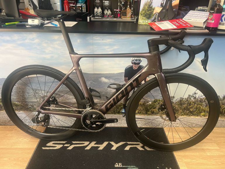 Używany Giant Propel Advanced 1 2024 2024 Road & Gravel — zdjęcie 1 z 7
